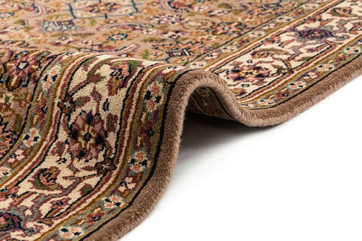 Detail image of 2' 10 x 5' 1 Hand Knotted Farahan Wool Rug