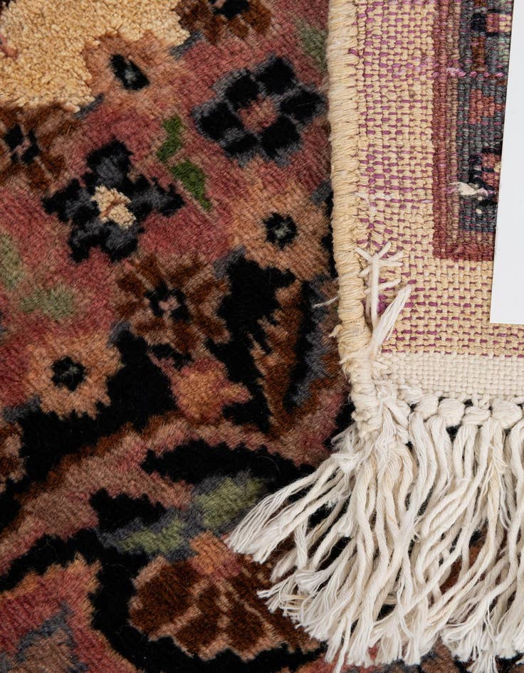 Detail image of 3' 2 x 5' 4  Hand Knotted Lahour Oriental Rug