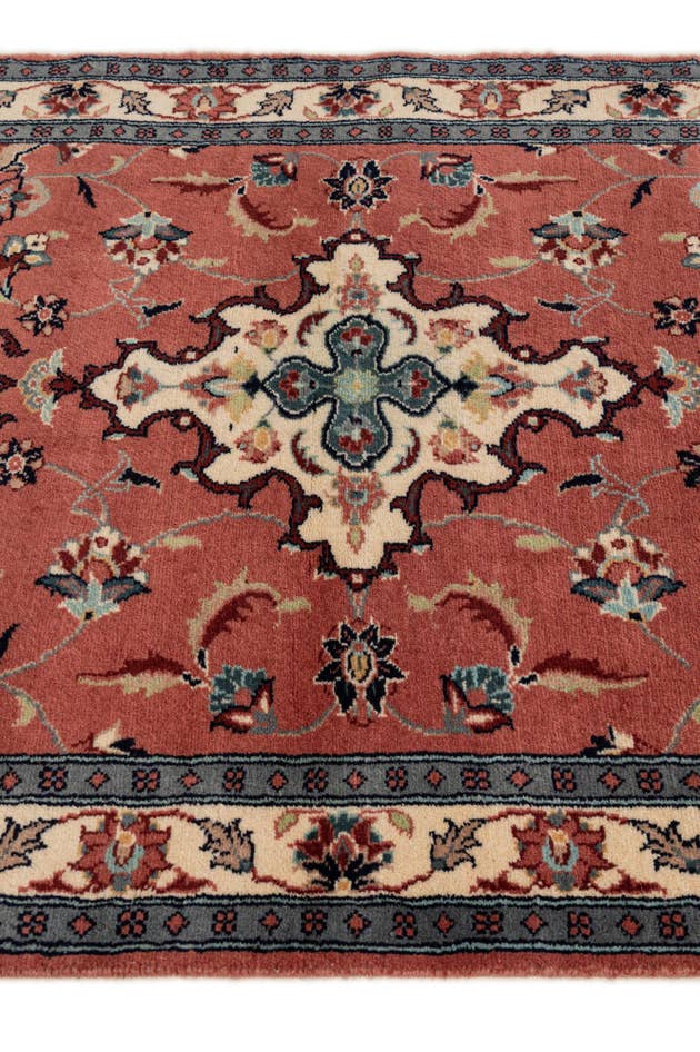 Detail image of 3' 2 x 5' 2 Hand Knotted Lahour Wool Rug