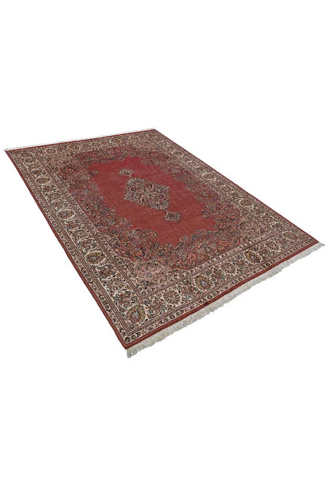 Detail image of 8' 1 x 11' 2 Hand Knotted Sarough Wool Rug