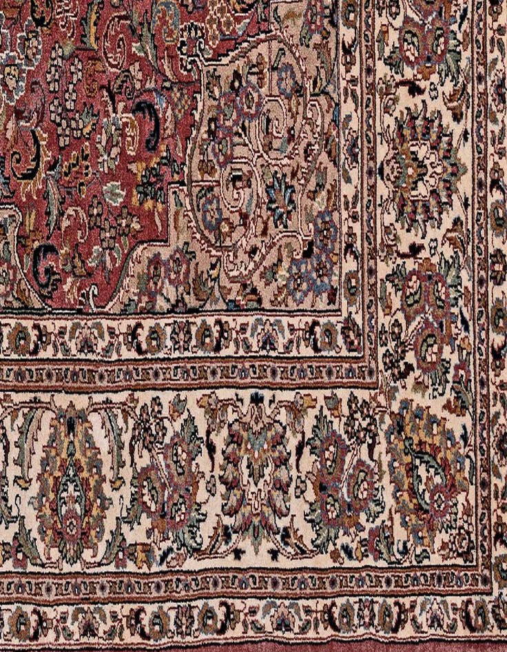 Detail image of 8' 1 x 11' 2  Hand Knotted Sarough Wool Rug