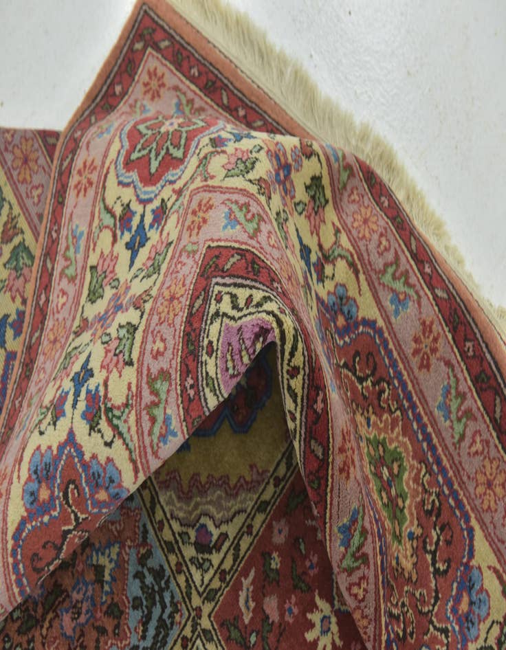 Detail image of 8' 3 x 11' 5  Hand Knotted Sarough Wool Rug