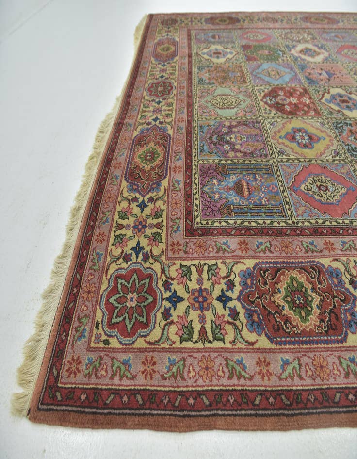 Detail image of 8' 3 x 11' 5  Hand Knotted Sarough Wool Rug