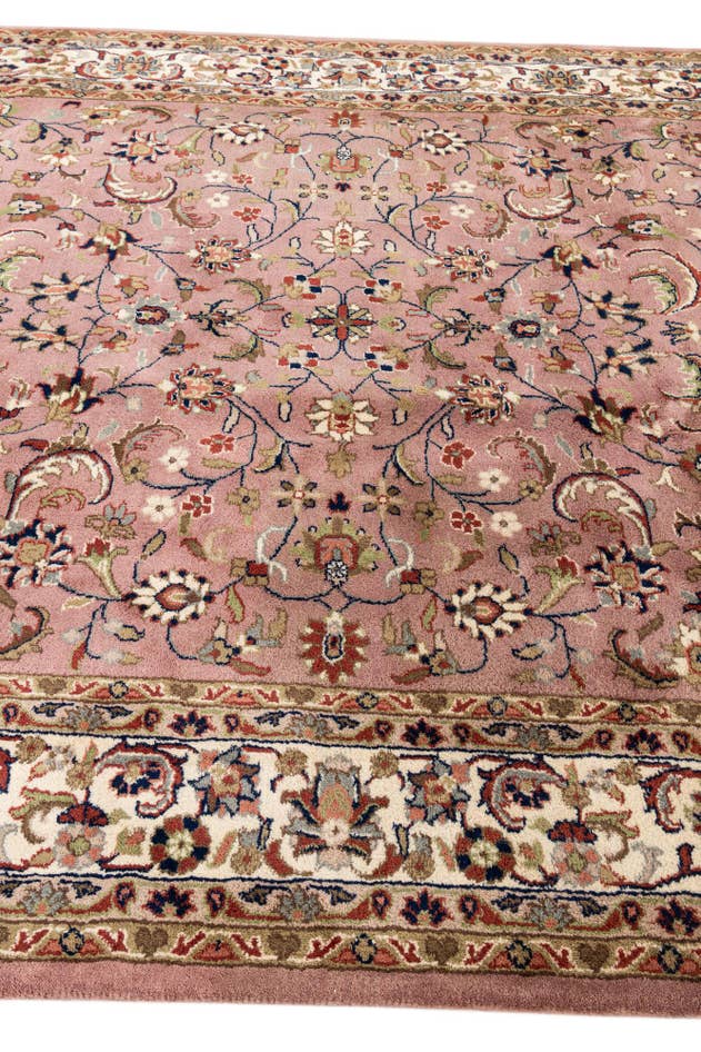 Detail image of 6' 3 x 9' 9 Hand Knotted Sarough Wool Rug
