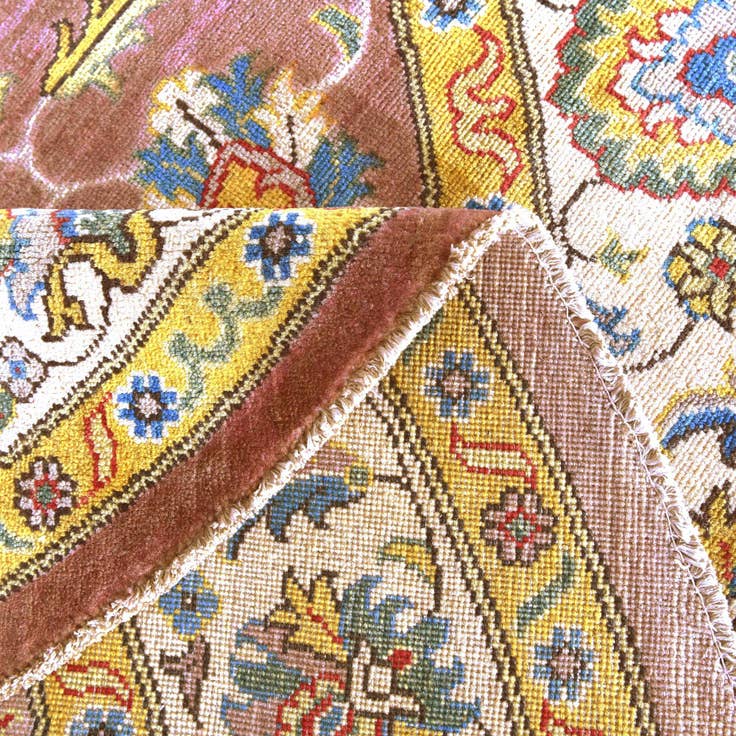 Detail image of 6' 7 x 6' 7 Hand Knotted Kazak Round Rug