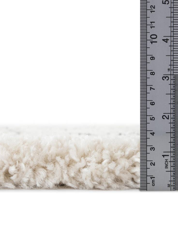 Detail image of 4' x 6' Marrakesh Shag Oval Rug