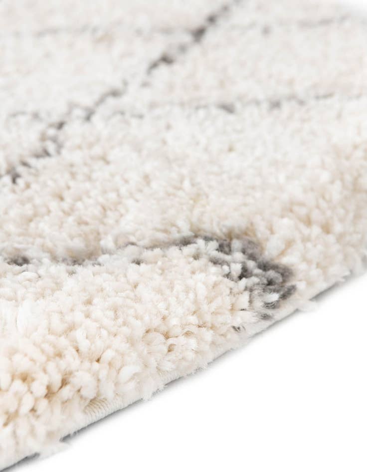 Detail image of 4' x 6' Marrakesh Shag Oval Rug