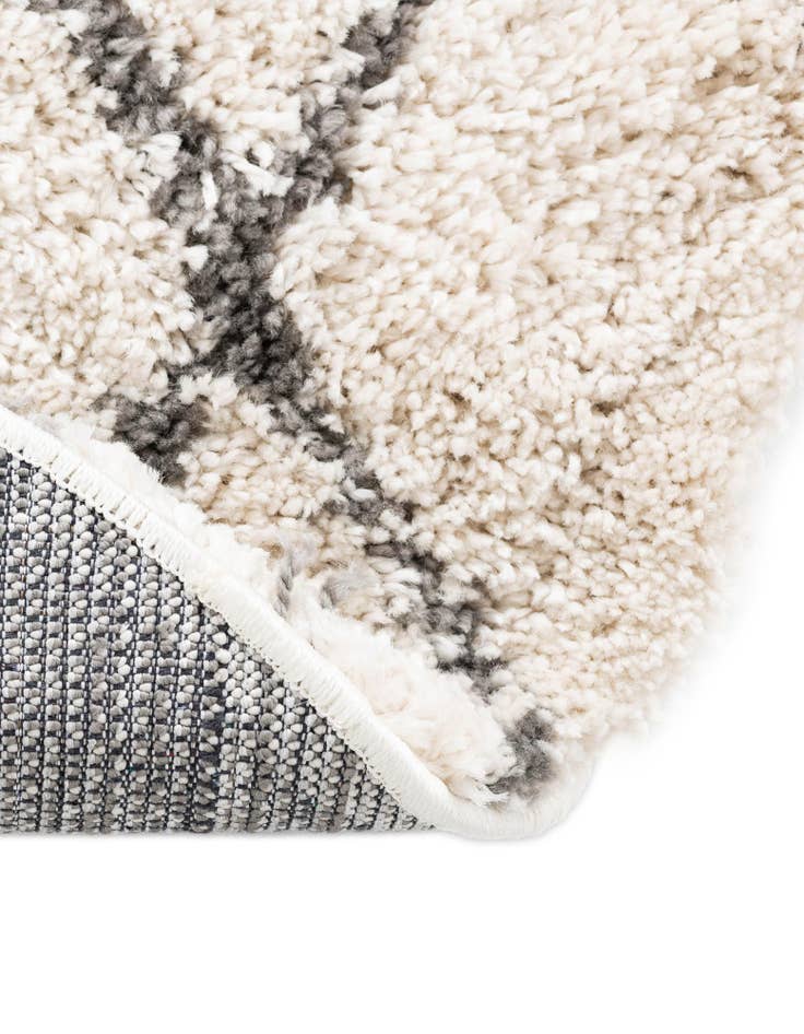 Detail image of 4' x 6' Marrakesh Shag Oval Rug