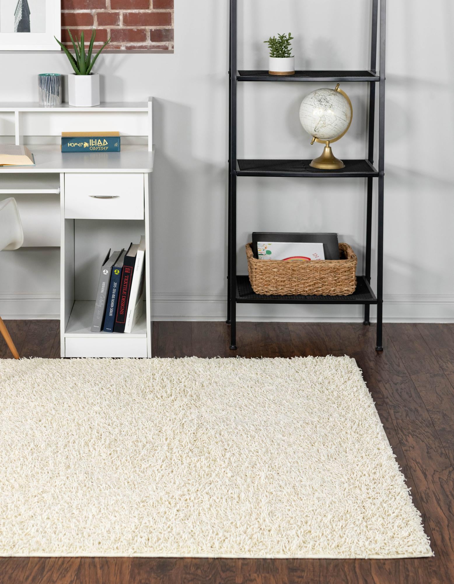 3' 3 x 5' 3 Comfort Solid Shag Rug