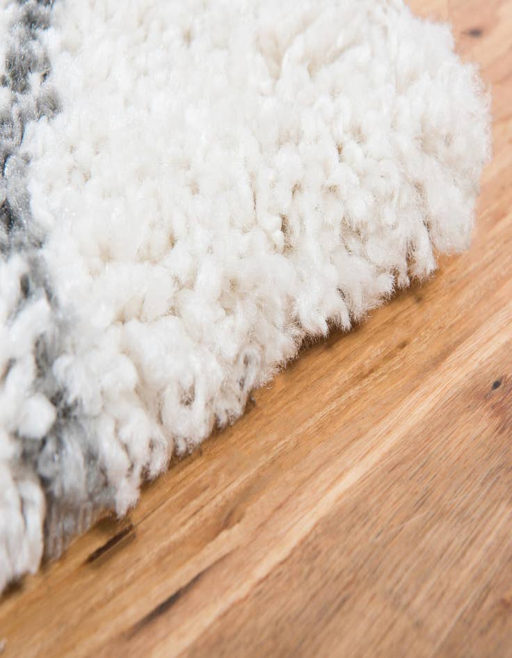 Detail image of 4' x 6' Marrakesh Shag Rug