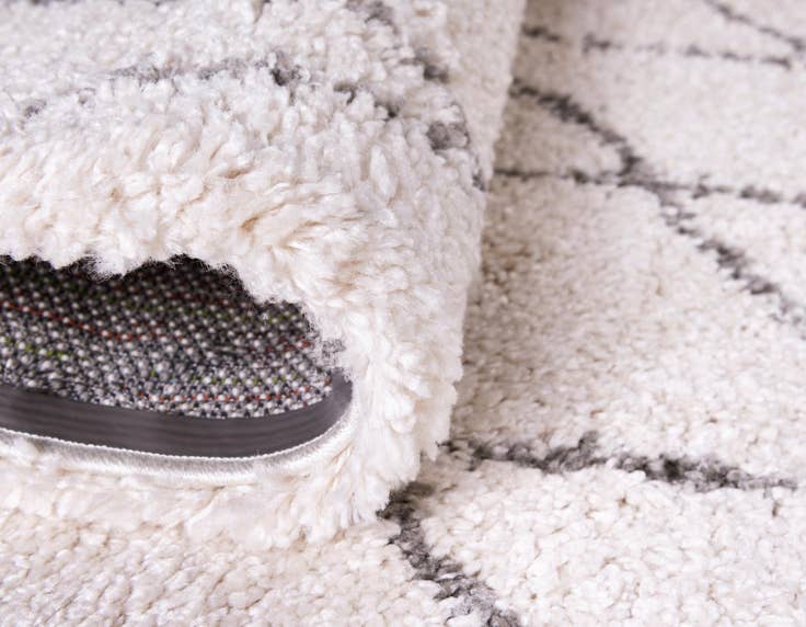 Detail image of 6' x 9' Marrakesh Shag Rug