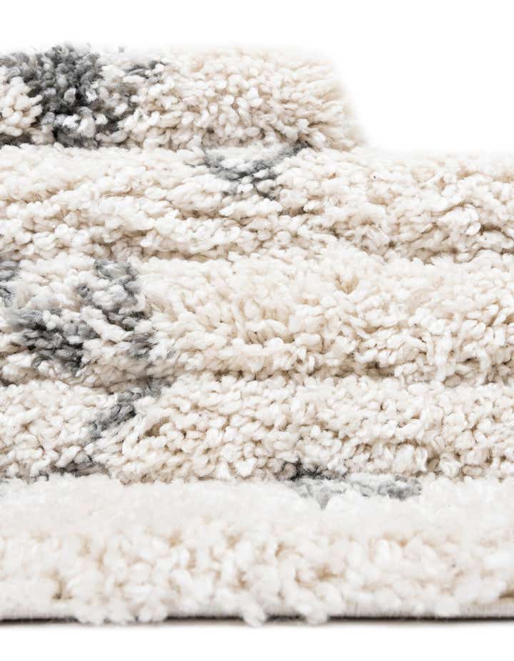 7' 10 x 10' Moroccan Shag Rug