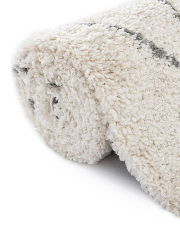 Detail image of 5' x 8' Moroccan Shag Rug