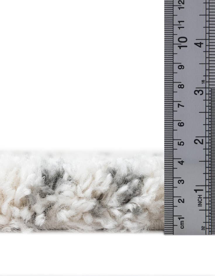 Detail image of 4' x 4' Moroccan Shag Round Rug