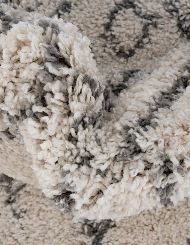 Detail image of 8' x 8' Moroccan Shag Round Rug