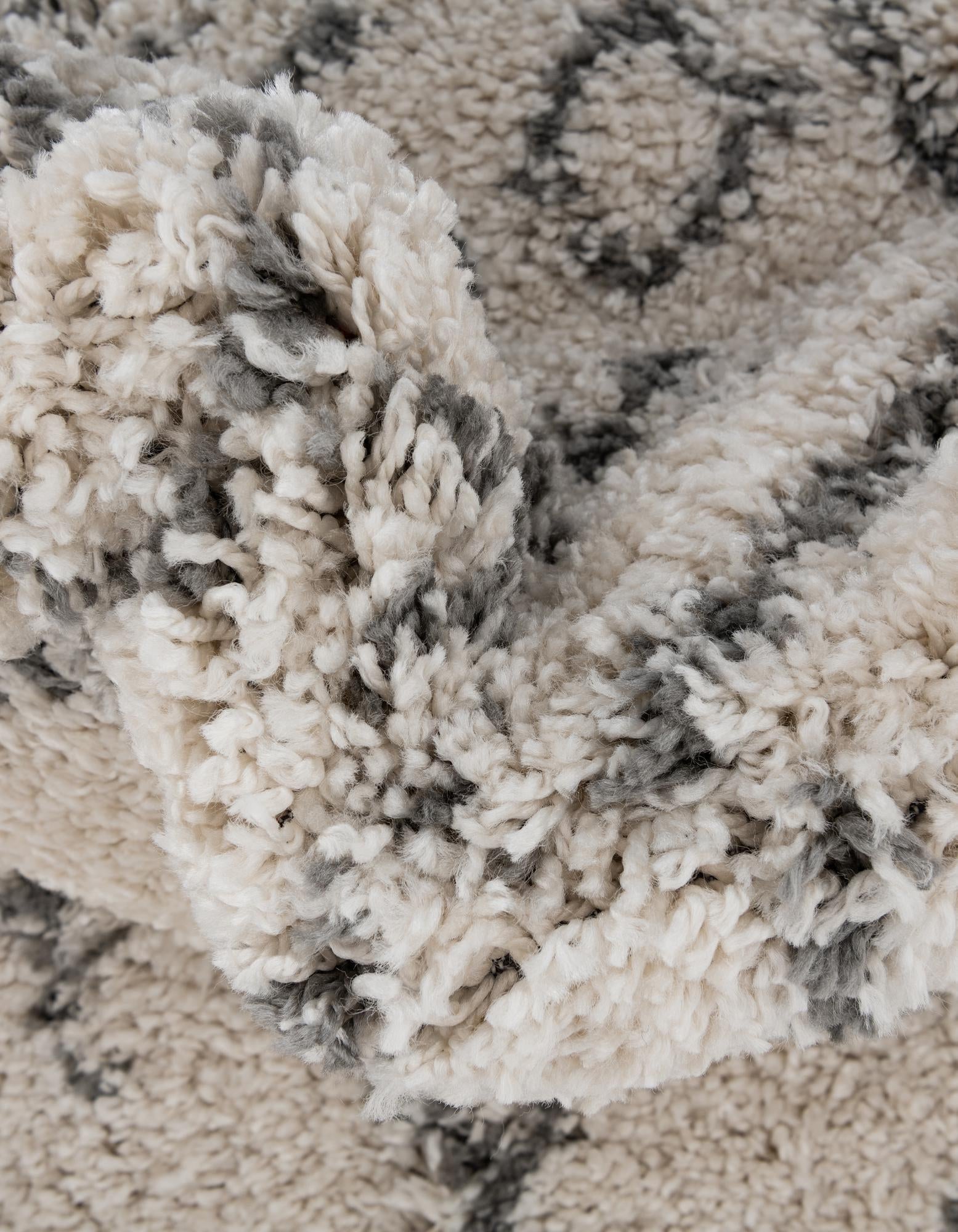 2' 7 x 6' Marrakesh Shag Runner Rug
