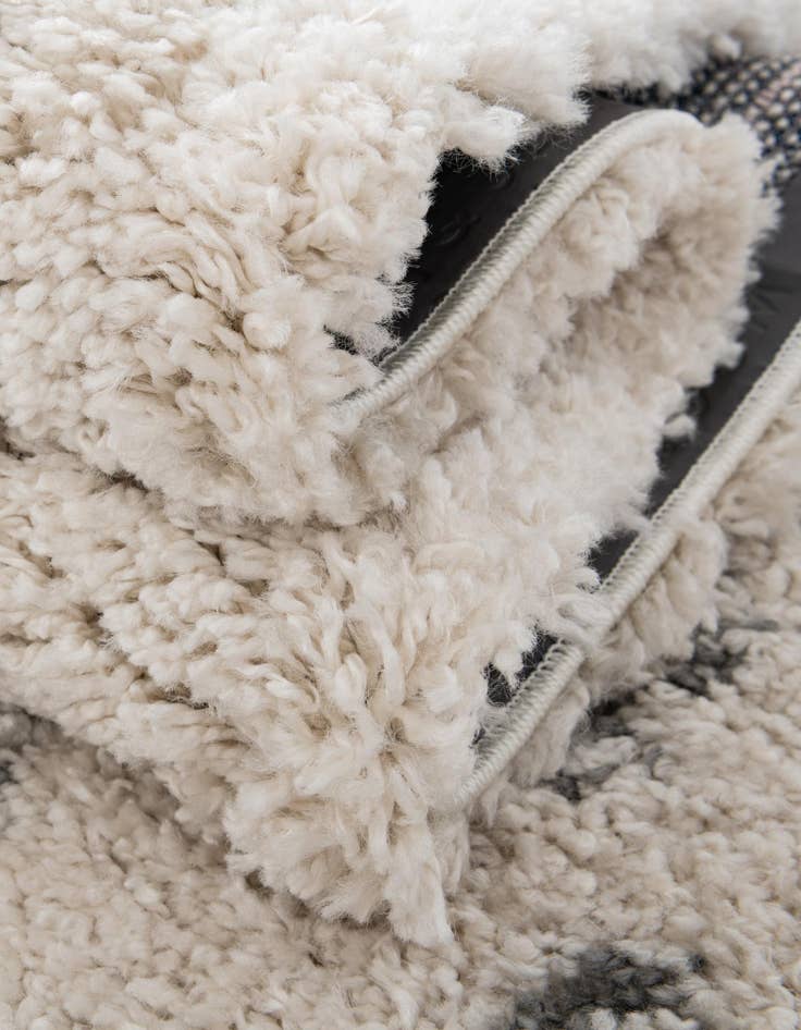 Detail image of 2' 7 x 6' Moroccan Shag Runner Rug