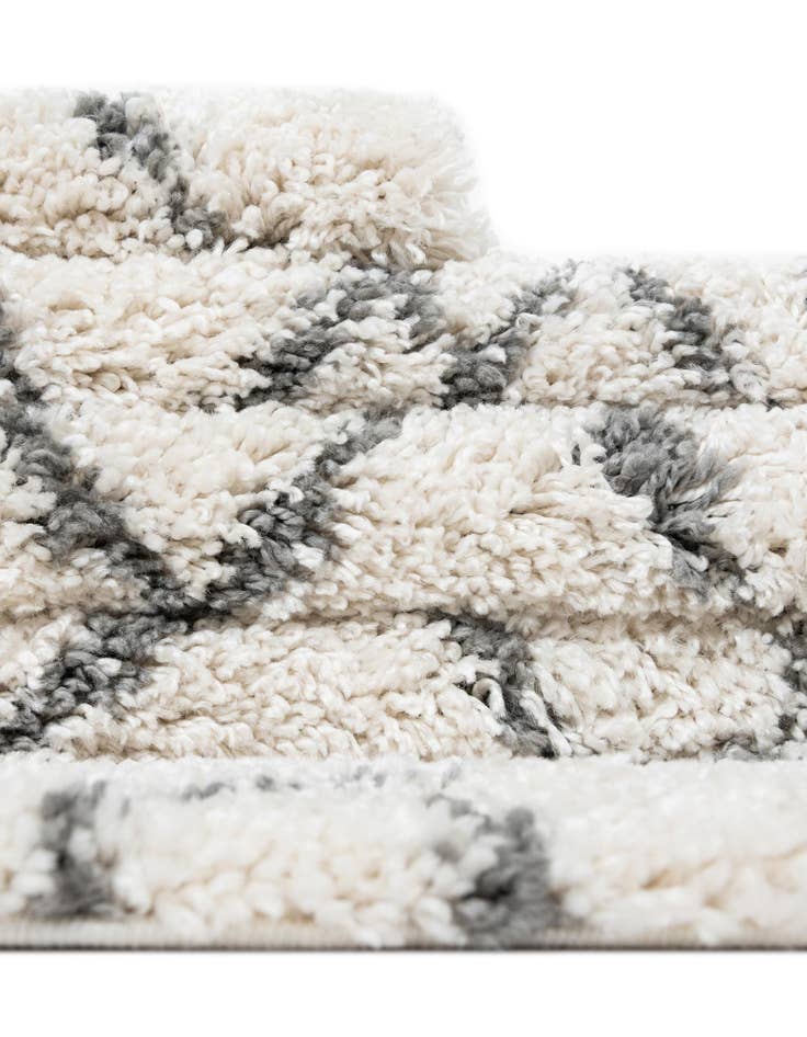 Detail image of 2' 7 x 6' Moroccan Shag Runner Rug