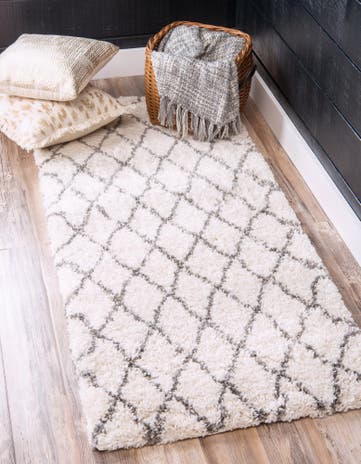 2' 7 x 14' Moroccan Shag Runner Rug