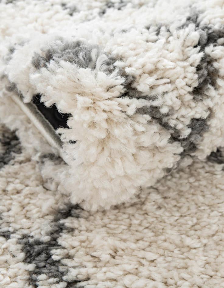 Detail image of 4' x 4' Moroccan Shag Square Rug