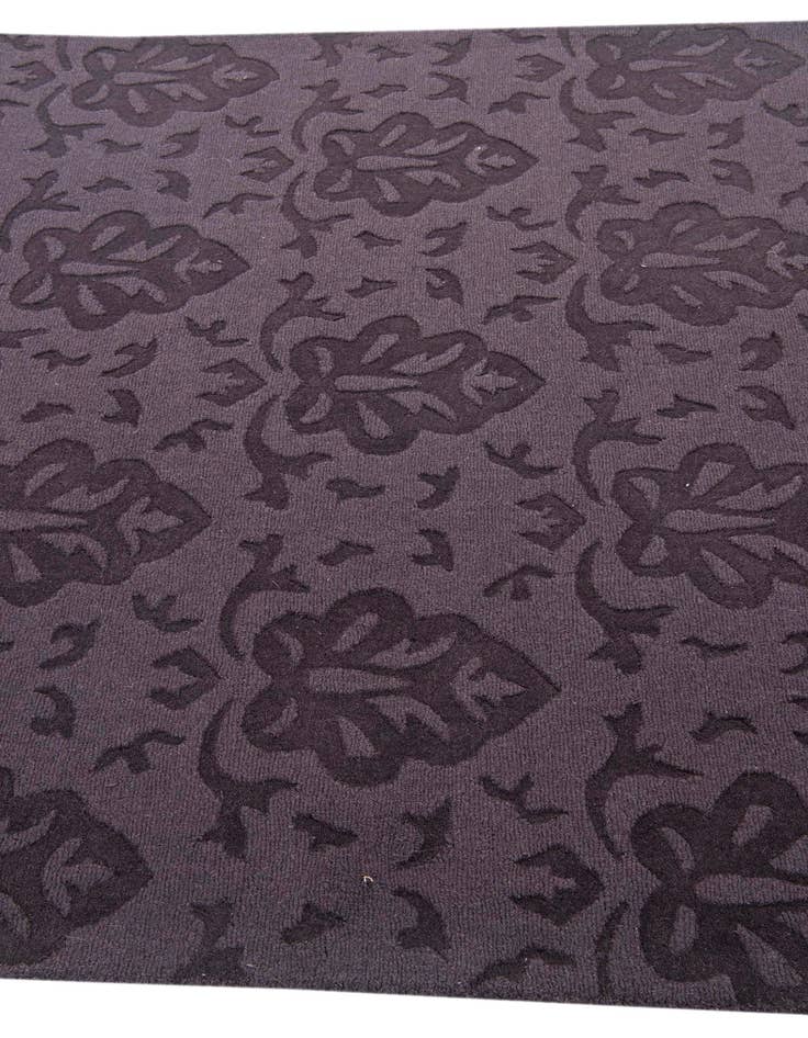 Detail image of 5' 1 x 8' Agra Rug