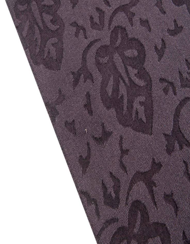 Detail image of 5' 1 x 8' Agra Rug