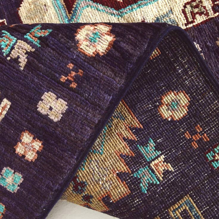 Detail image of 2' x 3' Hand Knotted Ariana Ziegler Rug
