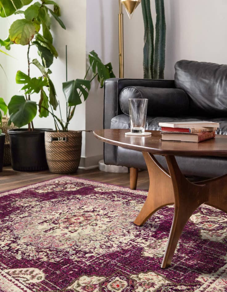 Detail image of 10' x 14' Carrington Rug