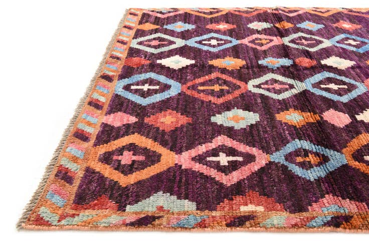 Detail image of 4' x 5' 11 Hand Knotted Darya Wool Rug