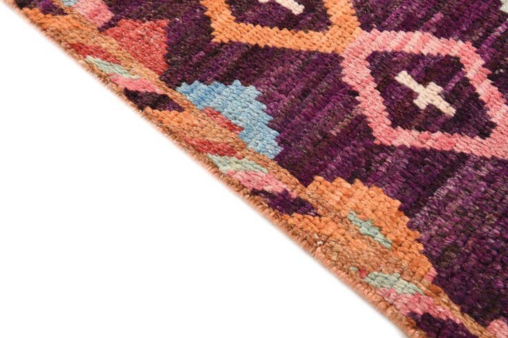 Detail image of 4' x 5' 11 Hand Knotted Darya Wool Rug