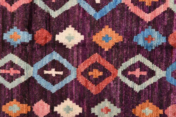 Detail image of 4' x 5' 11 Hand Knotted Darya Wool Rug