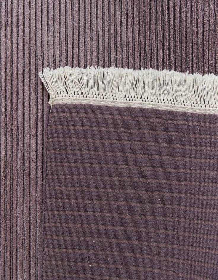 Detail image of 6' 8 x 9' 10  Hand Knotted Darya Wool Rug