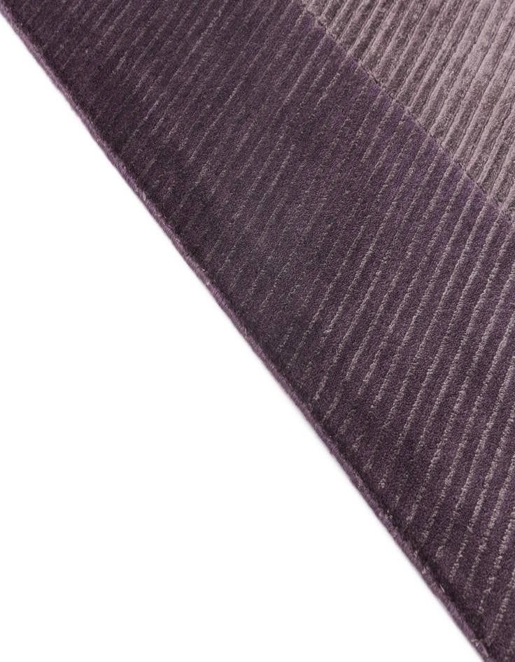 Detail image of 6' 6 x 9' 11  Hand Knotted Darya Wool Rug