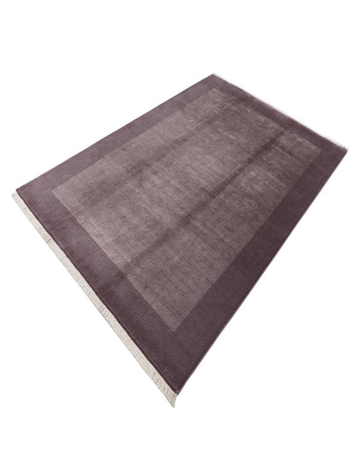 Detail image of 6' 6 x 9' 10  Hand Knotted Darya Wool Rug