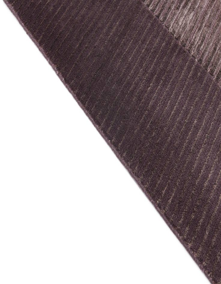 Detail image of 6' 6 x 9' 10  Hand Knotted Darya Wool Rug