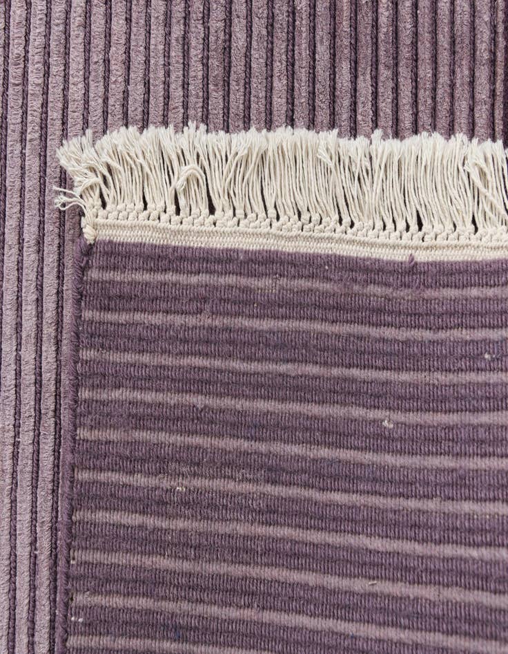 Detail image of 6' 10 x 9' 5  Hand Knotted Darya Wool Rug