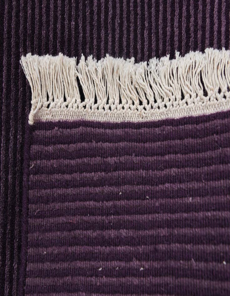 Detail image of 6' 9 x 9' 11  Hand Knotted Darya Wool Rug