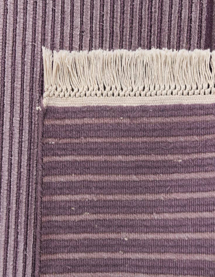 Detail image of 6' 10 x 9' 6  Hand Knotted Darya Wool Rug