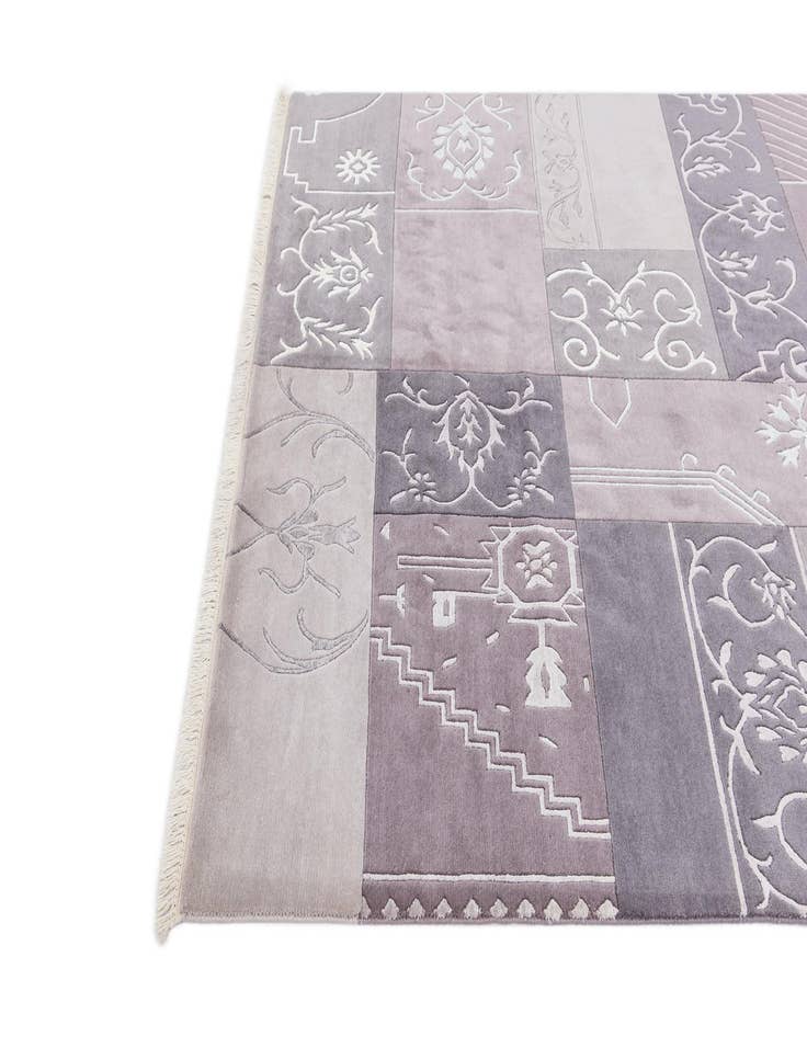 Detail image of 5' 7 x 8' Darya Rug