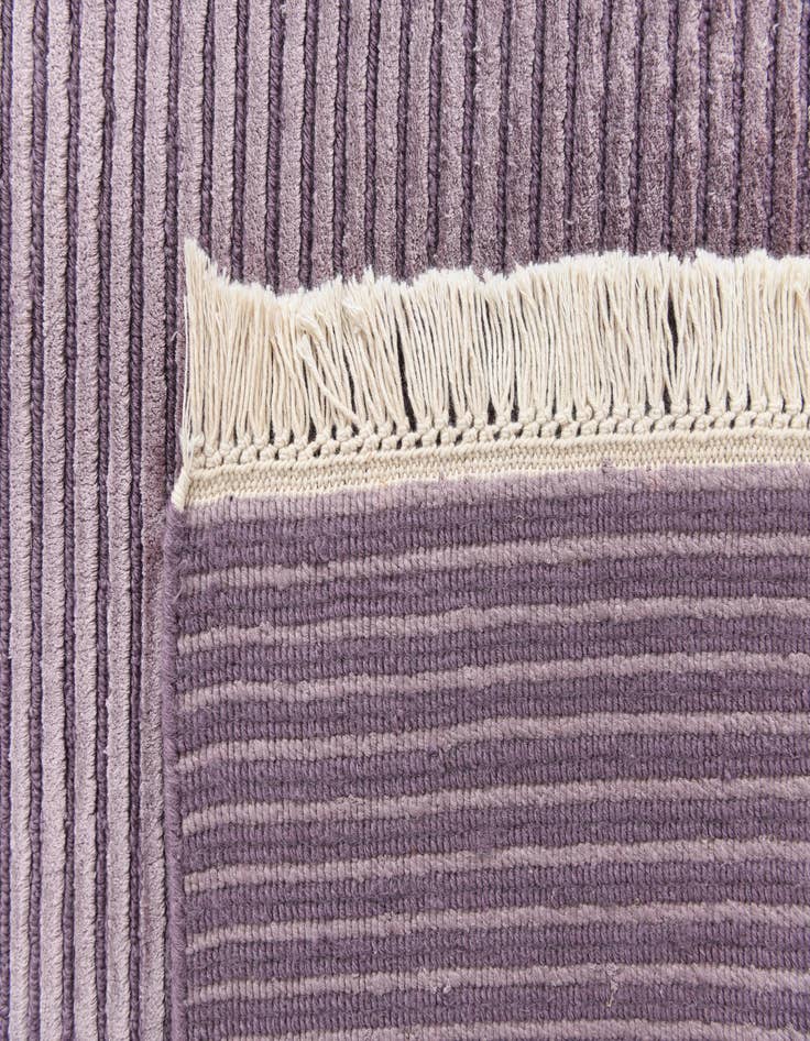 Detail image of 6' 11 x 9' 8  Hand Knotted Darya Wool Rug