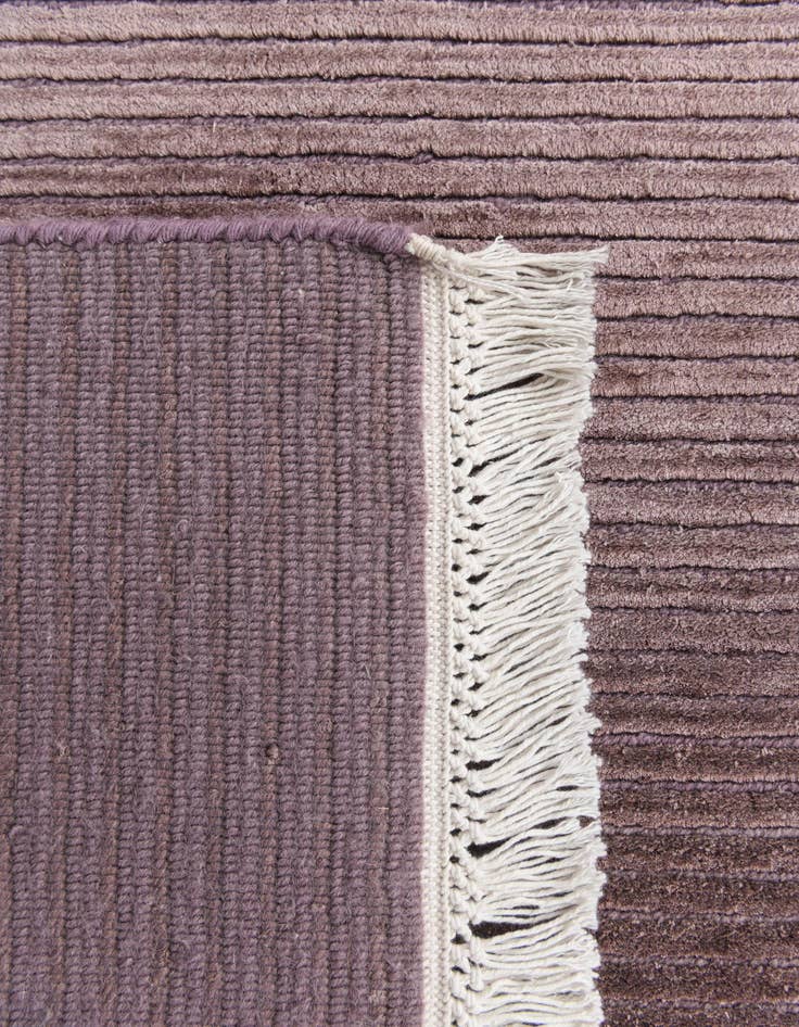 Detail image of 6' 6 x 9' 10  Hand Knotted Darya Wool Rug