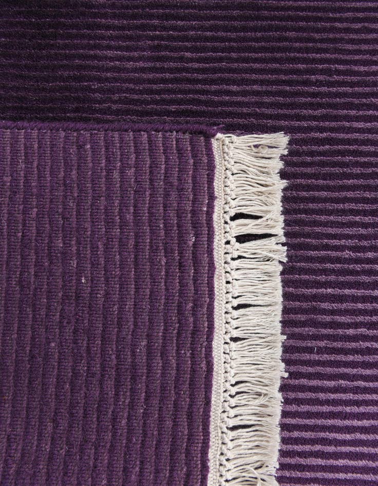 Detail image of 6' 6 x 9' 11  Hand Knotted Darya Wool Rug