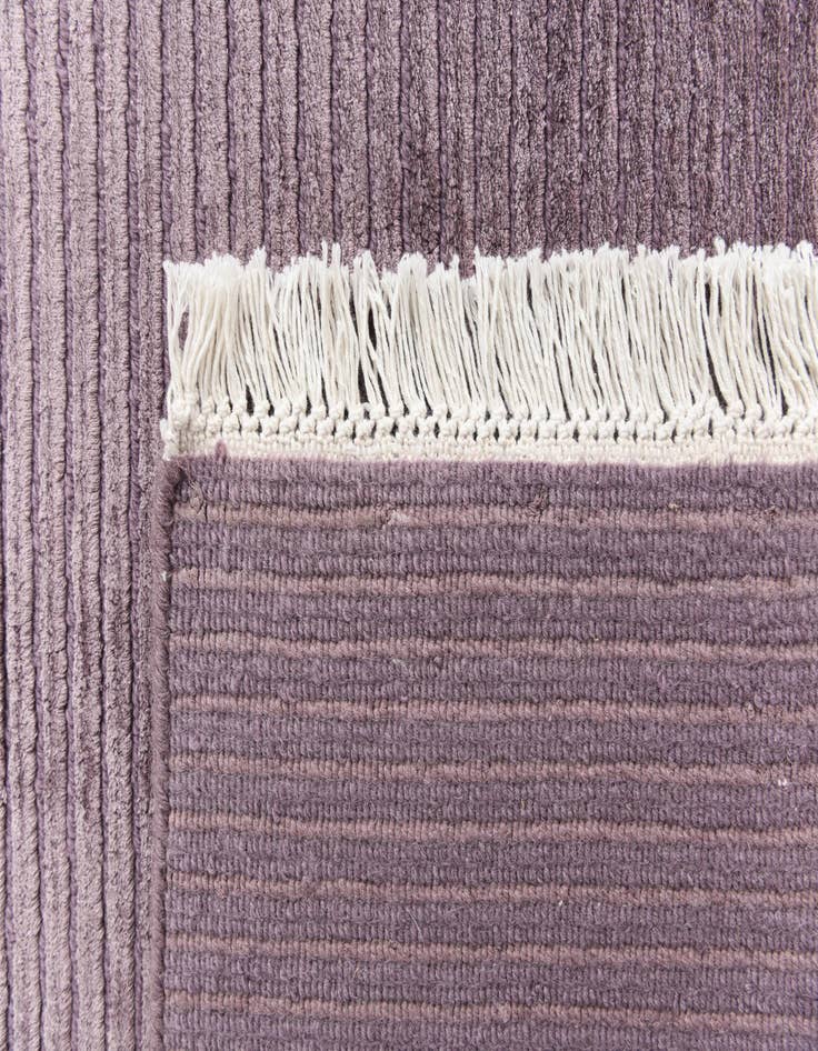 Detail image of 6' 5 x 9' 10  Hand Knotted Darya Wool Rug