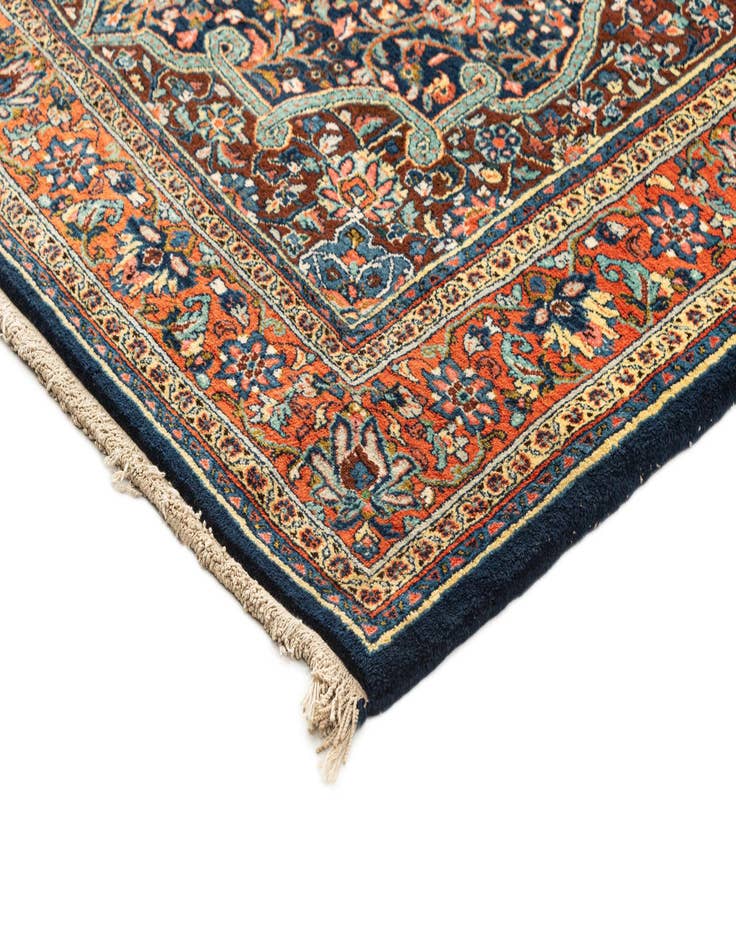Detail image of 4' 7 x 6' 7 Ghiassabad Rug