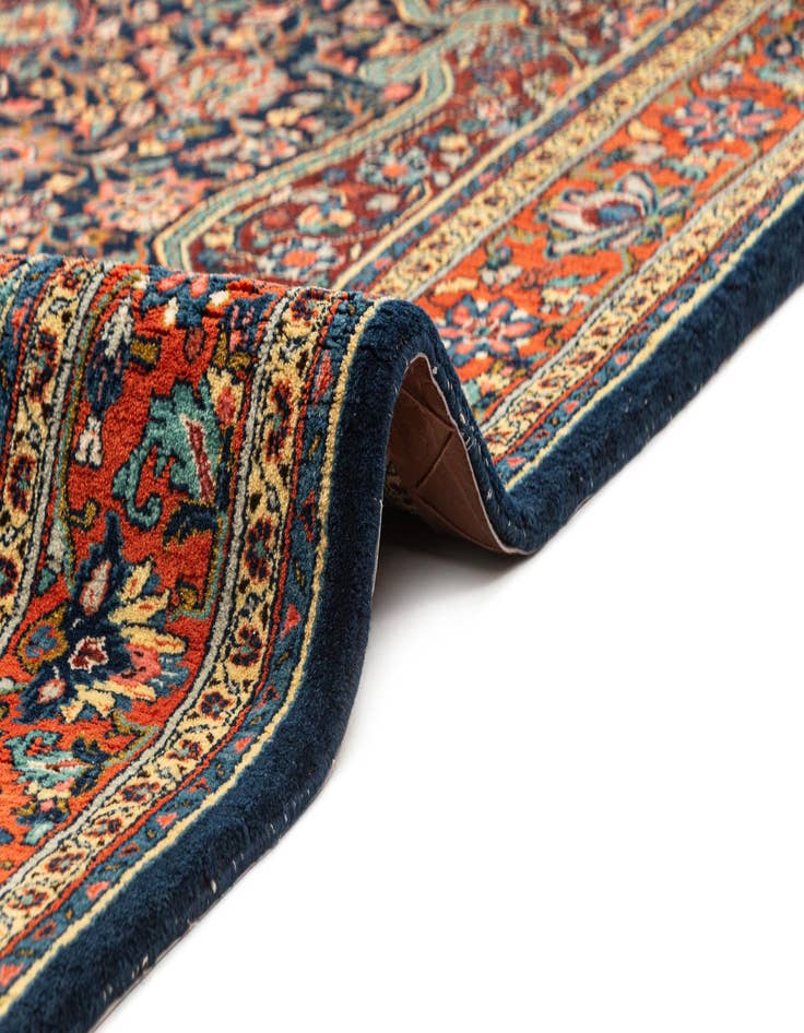 Detail image of 4' 7 x 6' 7 Ghiassabad Rug