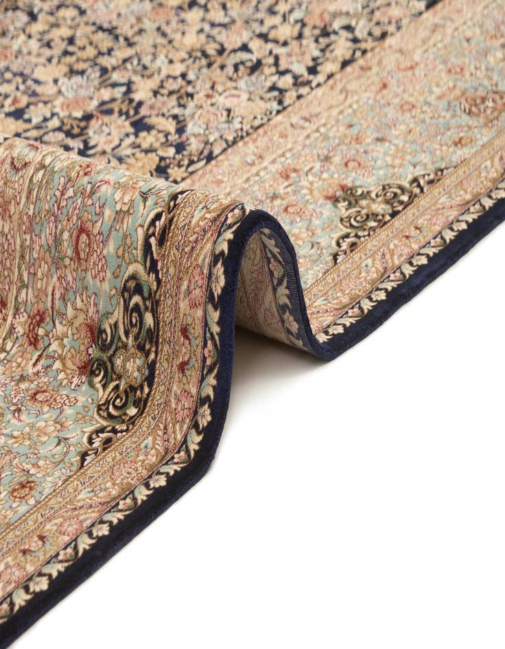 Detail image of 6' 5 x 9' 7 Ghom Design Rug