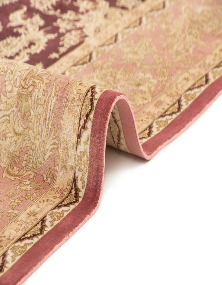 Detail image of 6' 2 x 9' 11 Ghom Design Rug