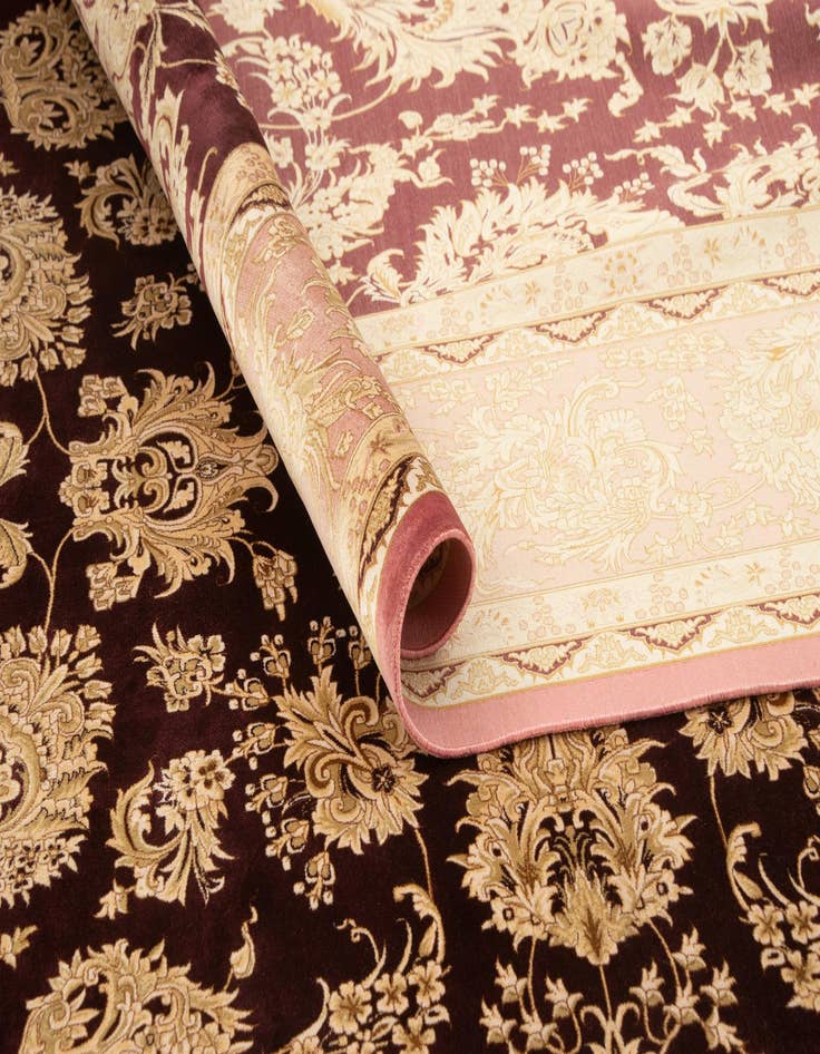 Detail image of 6' 2 x 9' 11 Ghom Design Rug