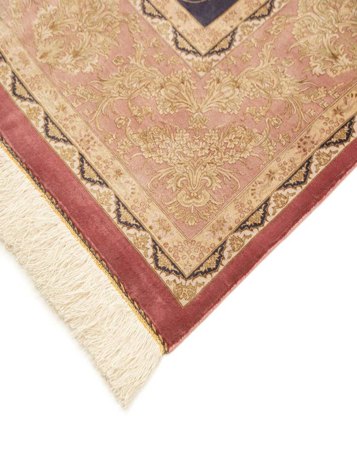 Detail image of 6' 3 x 9' 11 Ghom Design Rug