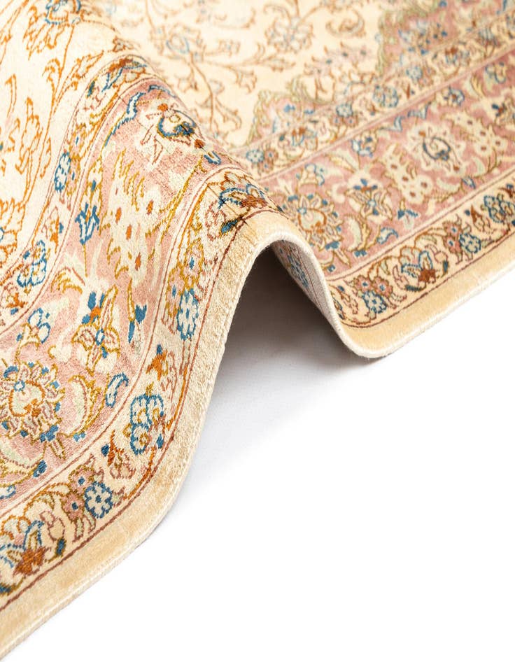 Detail image of 3' 3 x 4' 9 Ghom Silk Rug